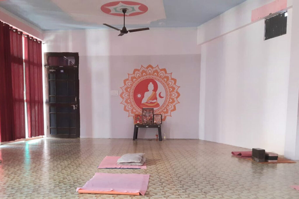 Yoga hall at Abhyantara Yoga in Rishikesh
