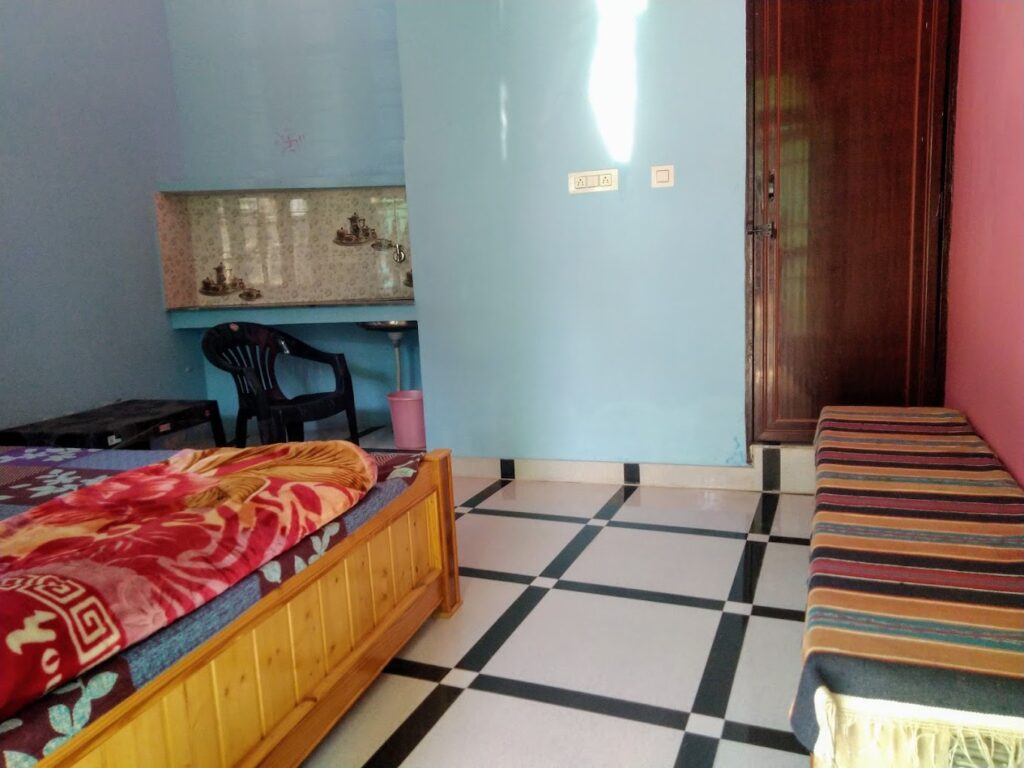 Private room at Abhyantara Yoga accommodation Rishikesh